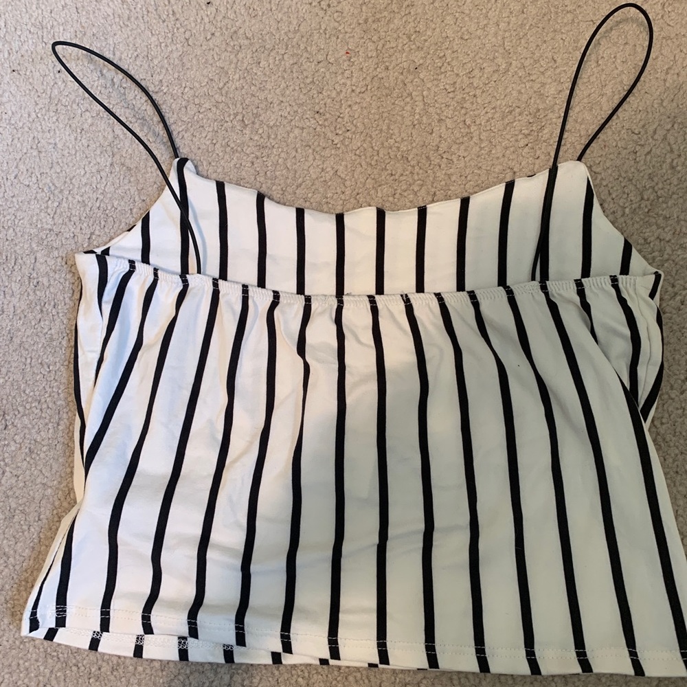 Crop top - Picture 2 of 2